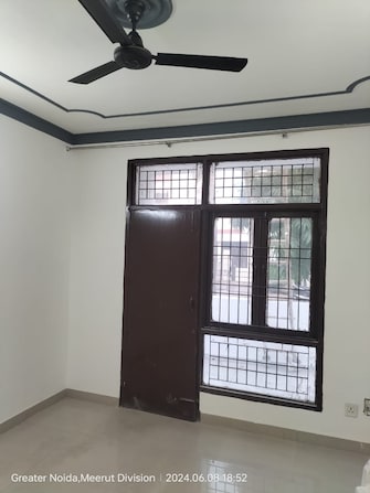 3 BHK Apartment For Rent in Purvanchal Royal City Gn Sector Chi V Greater Noida  8093910