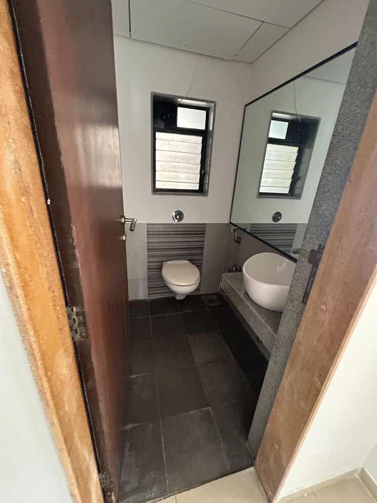 Bathroom, rustomjee-ozone 5 Bedroom 1718 Sq.Ft. Apartment In Goregaon West Mumbai 8093953