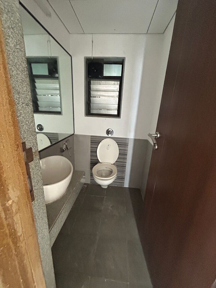 Bathroom, rustomjee-ozone 5 Bedroom 1718 Sq.Ft. Apartment In Goregaon West Mumbai 8093953