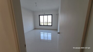 Room in 4 BHK Apartment at Satellite – for Rent