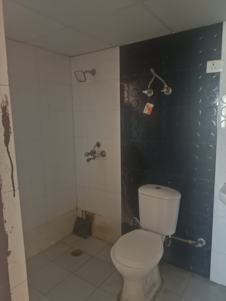 Bathroom, gardenia-gateway 2 Bedroom 1045 Sq.Ft. Apartment In Sector 75 Noida 8093947