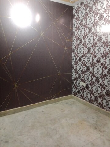 Room in 1.5 BHK Independent House at Ansals Sushant City – for Rent