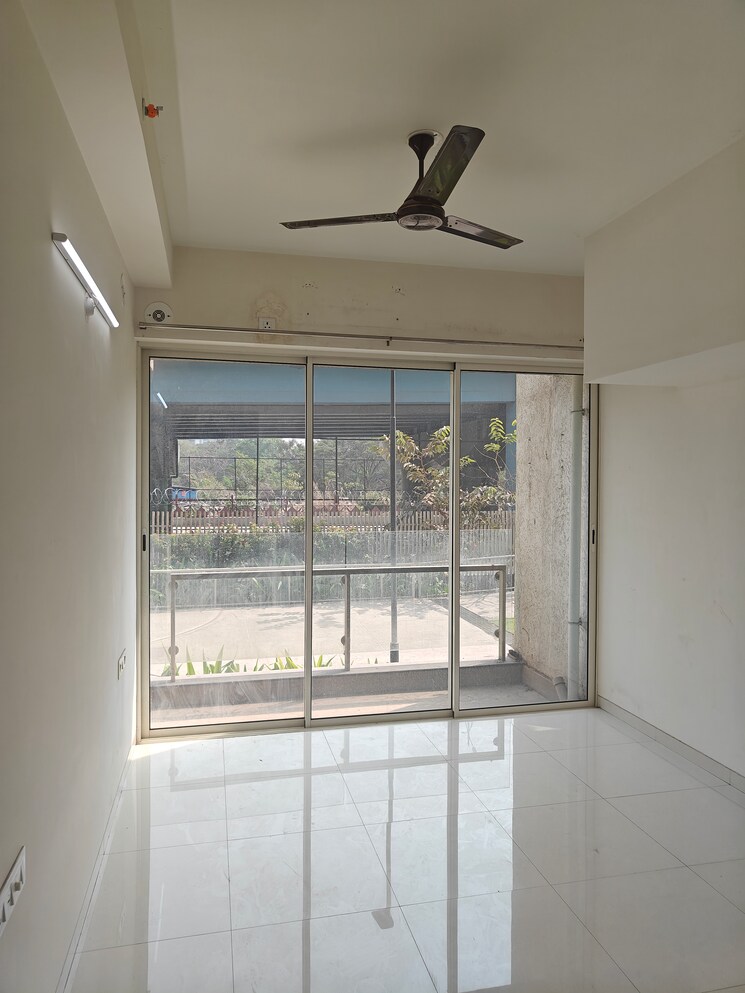 Balcony, l-t-seawoods-residences-phase-2 2 Bedroom 825 Sq.Ft. Apartment In Seawoods Navi Mumbai 8093989