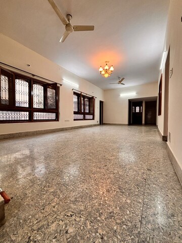 Room in 3 BHK Builder Floor at Indiranagar – for Rent