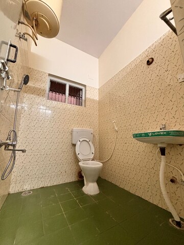 Master Bedroom in 3 BHK Builder Floor at Indiranagar – for Rent