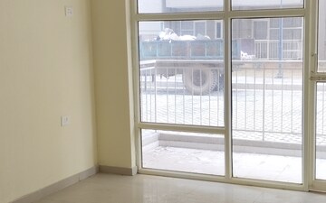 2 BHK Apartment For Rent in Pyramid Elite, Sector 86