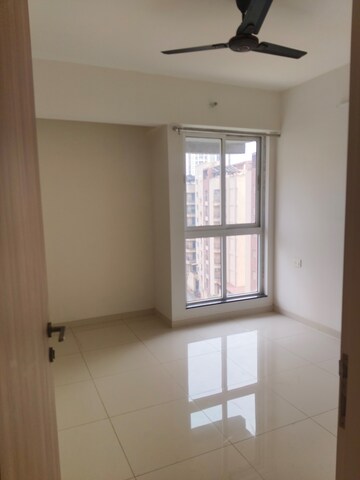 Room in 1 BHK Apartment at Raunak Bliss, Ghodbunder Road – for Rent