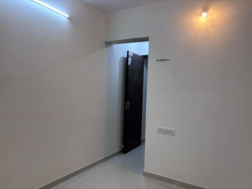 Room in 2 BHK Apartment at Tricity Skyline, Sanpada – for Rent