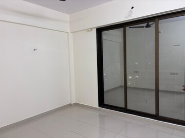 Room in 2 BHK Apartment at Tricity Skyline, Sanpada – for Rent