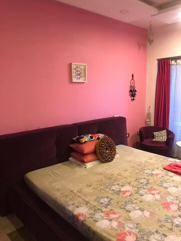 Bedroom in 6+ BHK Independent House at Mahanagar – for Sale