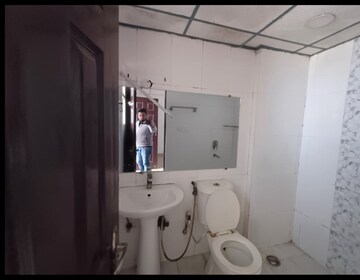 Bathroom in 3.5 BHK Apartment at Gardenia Gateway, Sector 75 – for Rent