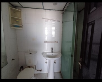 Bathroom in 3.5 BHK Apartment at Gardenia Gateway, Sector 75 – for Rent