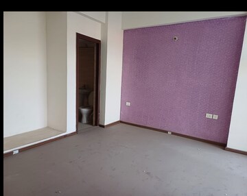Room in 3.5 BHK Apartment at Gardenia Gateway, Sector 75 – for Rent