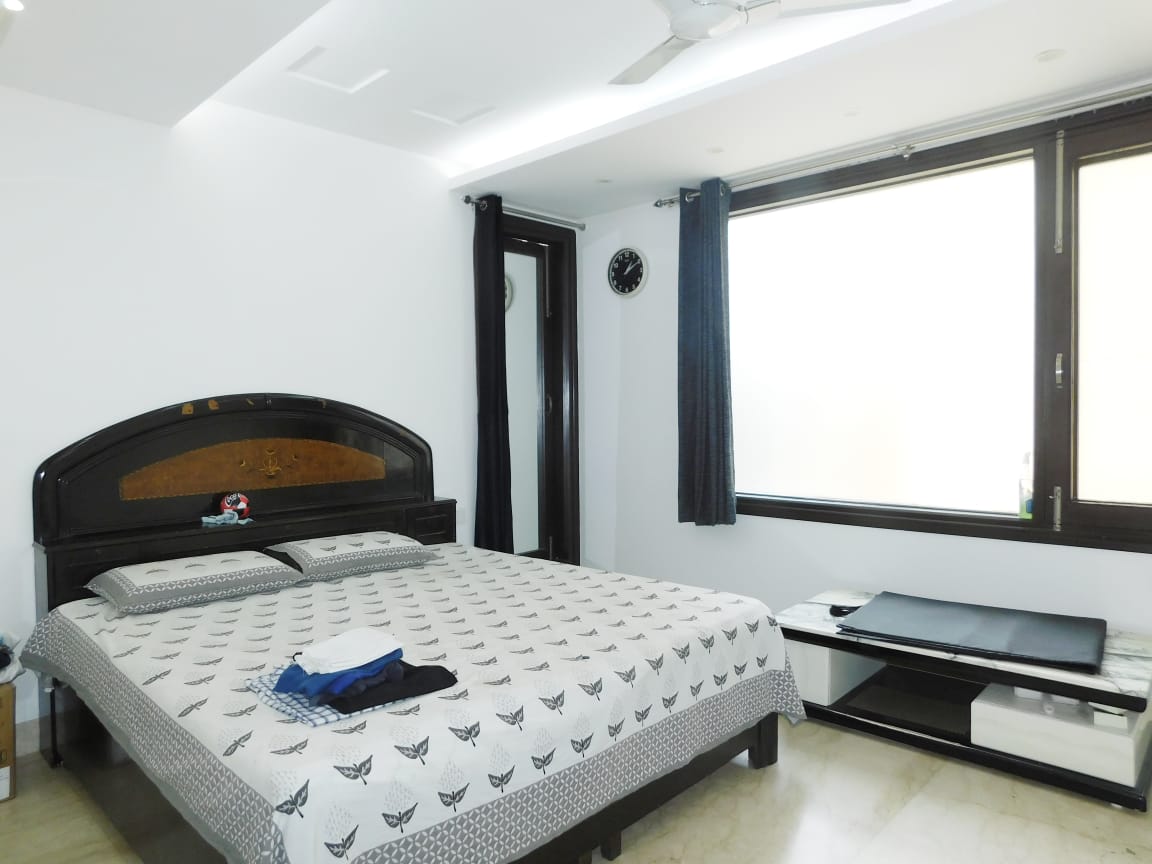 4 BHK + Servant Room Builder Floor For Sale in Kalkaji