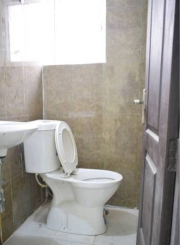 Bathroom in 1 RK Independent House at Sector 82 – for Rent