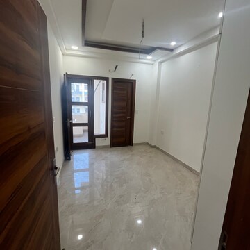 Room in 3 BHK Builder Floor at Fidato Honour Homes, Sector 89 – for Sale