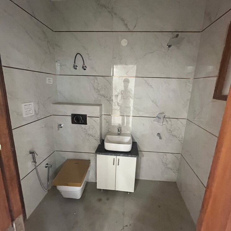 Bathroom, fidato-honour-homes 3 Bedroom 180 Sq.Yd. Builder Floor In Sector 89 Faridabad 8094364