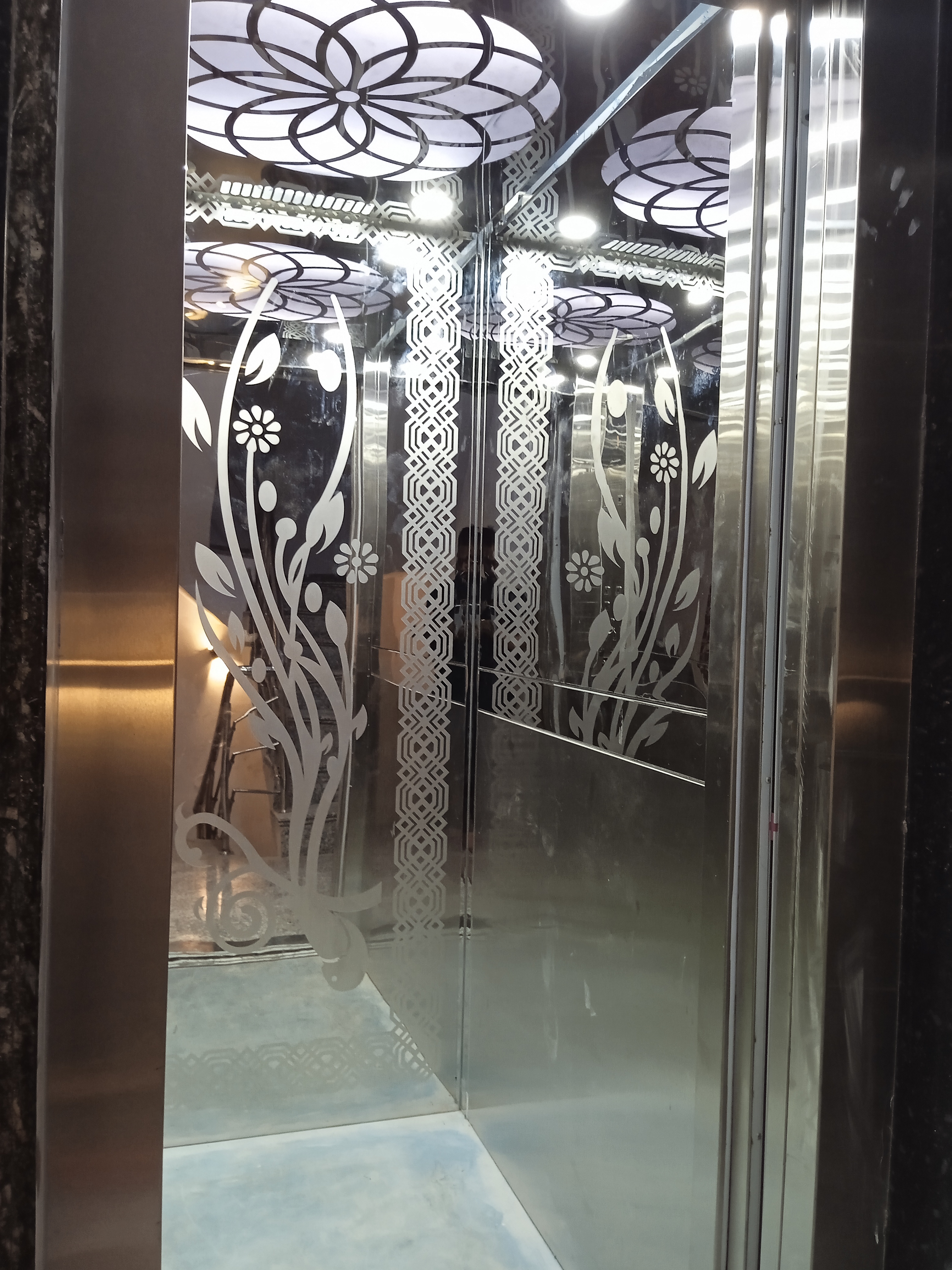 1 BHK + Pooja Room,Servant Room,Study Room,Extra Room Builder Floor For Sale in 1-2-3-4 Bhk Flats Palam 