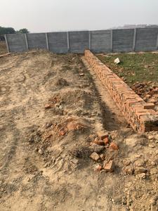 Plot For Sale in Krishna Colony Chandous 