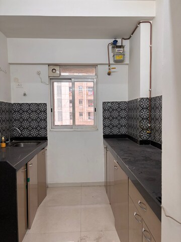 1 BHK Apartment For Sale in Lodha Amara, Kolshet Road