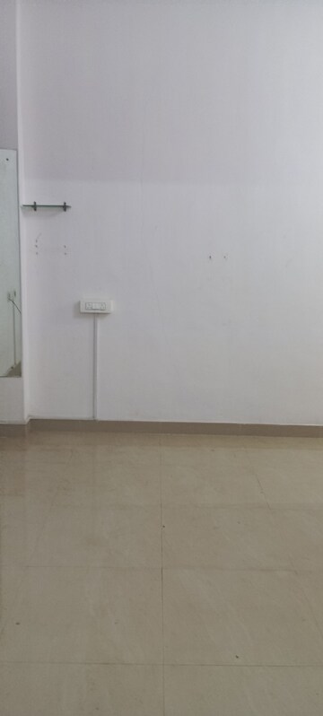 Room in 1 RK Apartment at Vile Parle West – for Rent