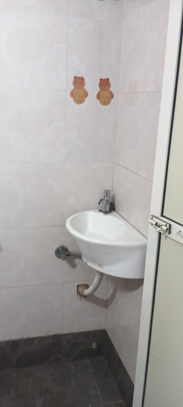 Bathroom in 1 RK Apartment at Vile Parle West – for Rent