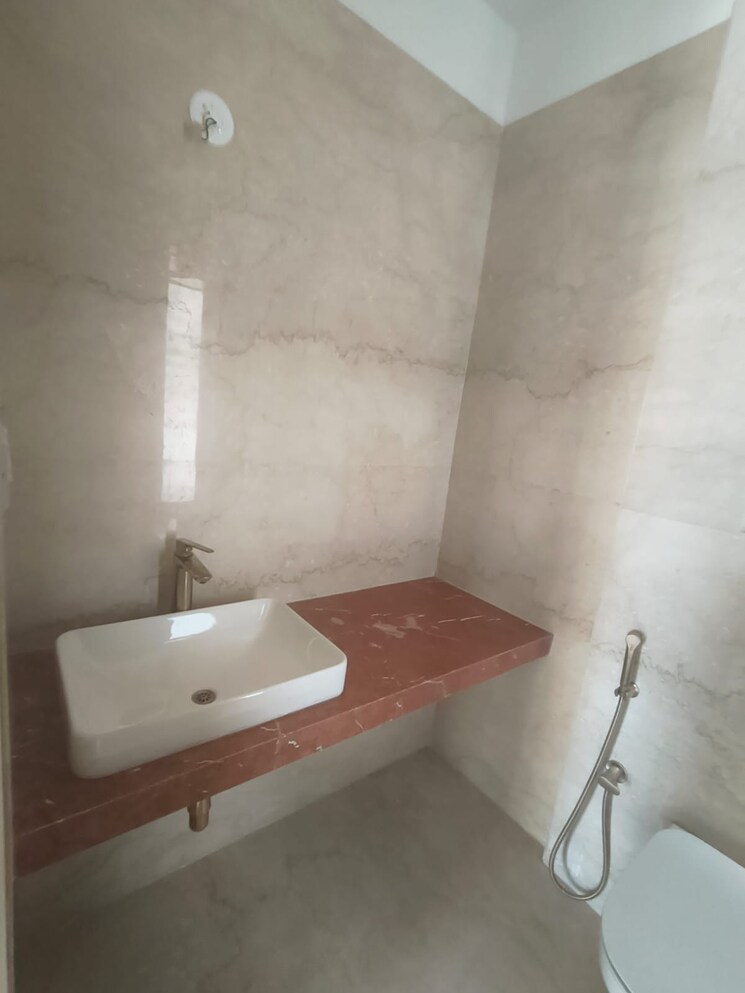 Bathroom, godrej-rks 3 Bedroom 1350 Sq.Ft. Apartment In Chembur Mumbai 8094493