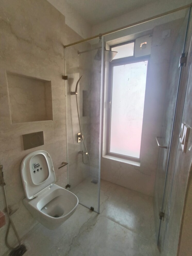 Bathroom, godrej-rks 3 Bedroom 1350 Sq.Ft. Apartment In Chembur Mumbai 8094493