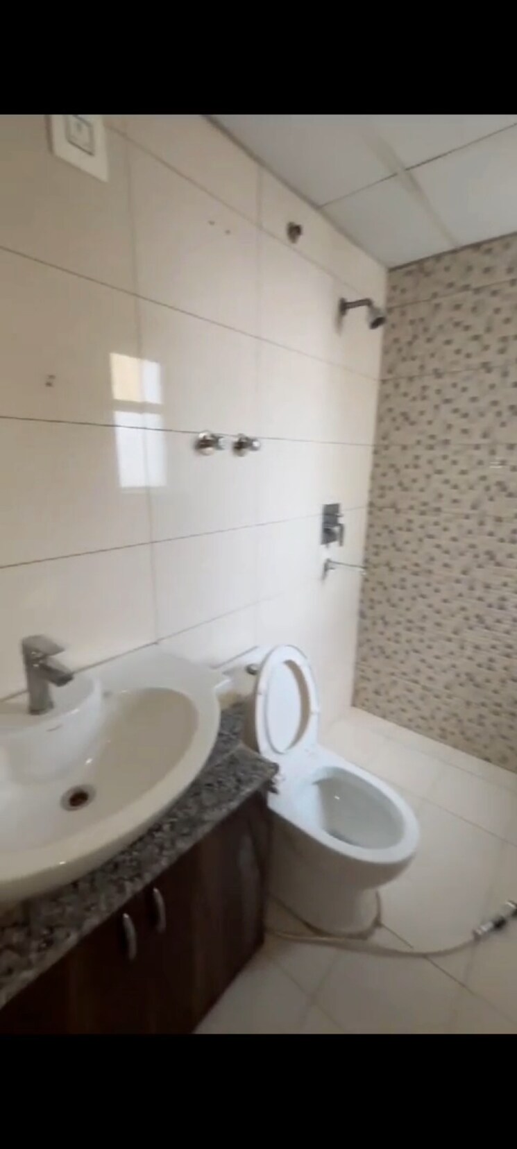 Bathroom, stellar-one 2.5 Bedroom 982 Sq.Ft. Apartment In Sector 1 Greater Noida Greater Noida 8094507