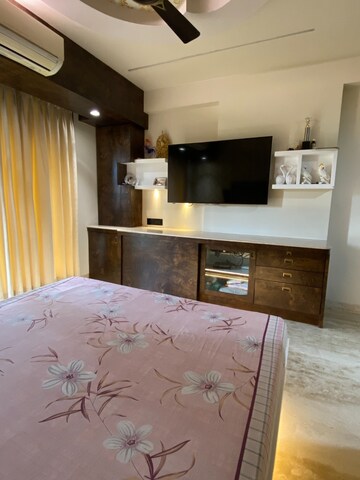 Bedroom in 3 BHK Apartment at Daffodil CHS Chembur, Chembur – for Rent