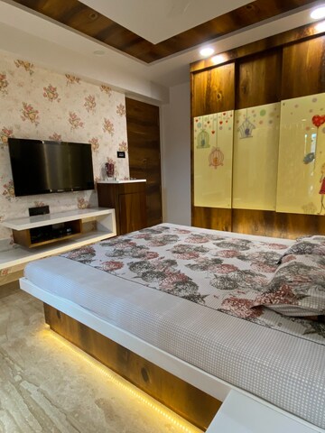 Bedroom in 3 BHK Apartment at Daffodil CHS Chembur, Chembur – for Rent