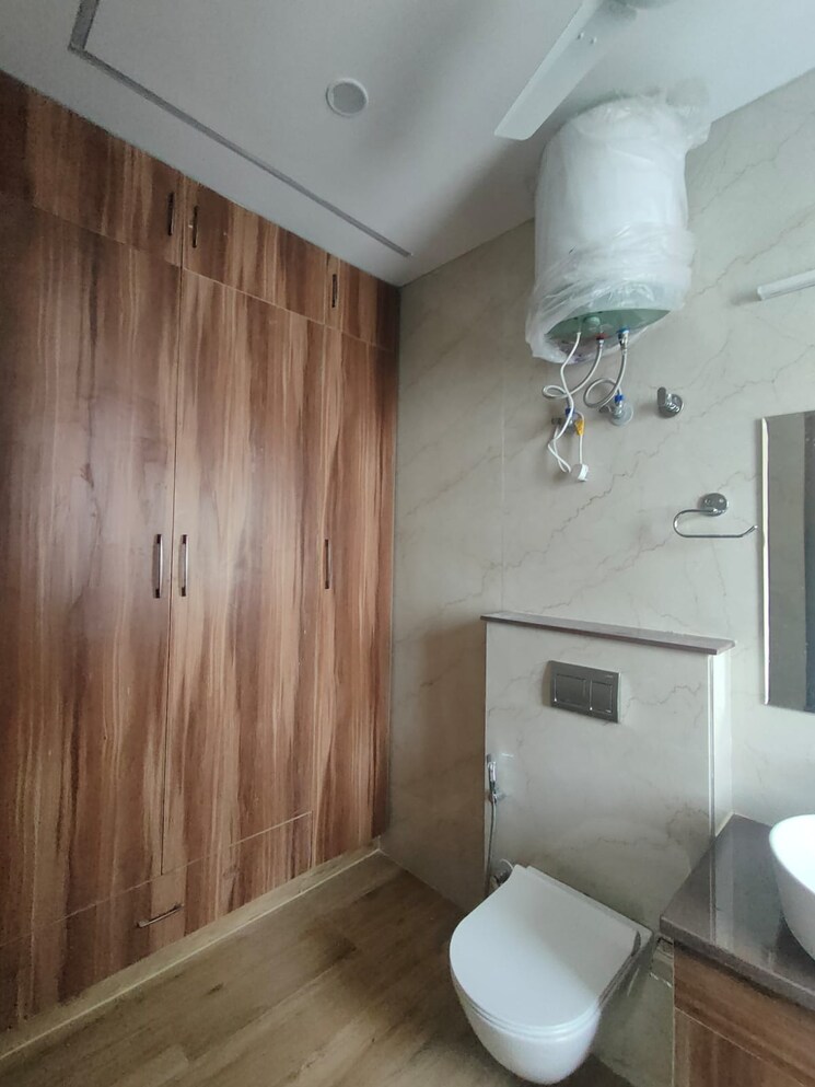 Bathroom, builder-floor 3 Bedroom 2200 Sq.Ft. Builder Floor In Sector 28 Gurgaon 8094542