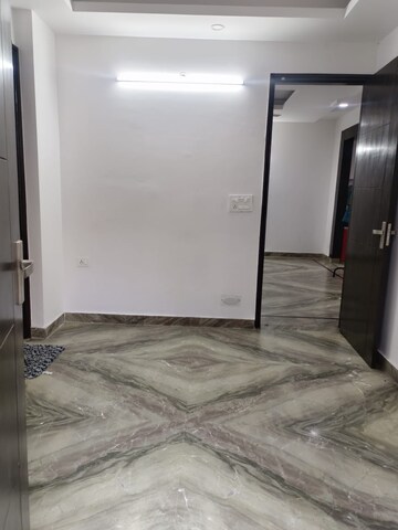 Room in 2 BHK Builder Floor at Safdarjang Enclave – for Rent