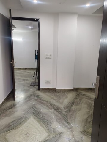 Room in 2 BHK Builder Floor at Safdarjang Enclave – for Rent
