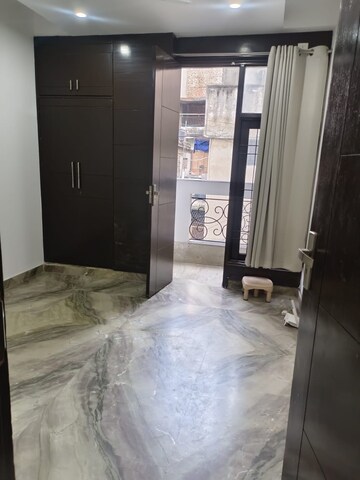 Room in 2 BHK Builder Floor at Safdarjang Enclave – for Rent