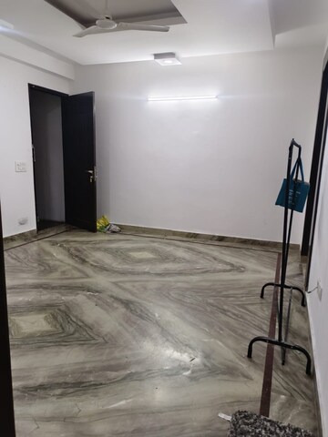 Room in 2 BHK Builder Floor at Safdarjang Enclave – for Rent