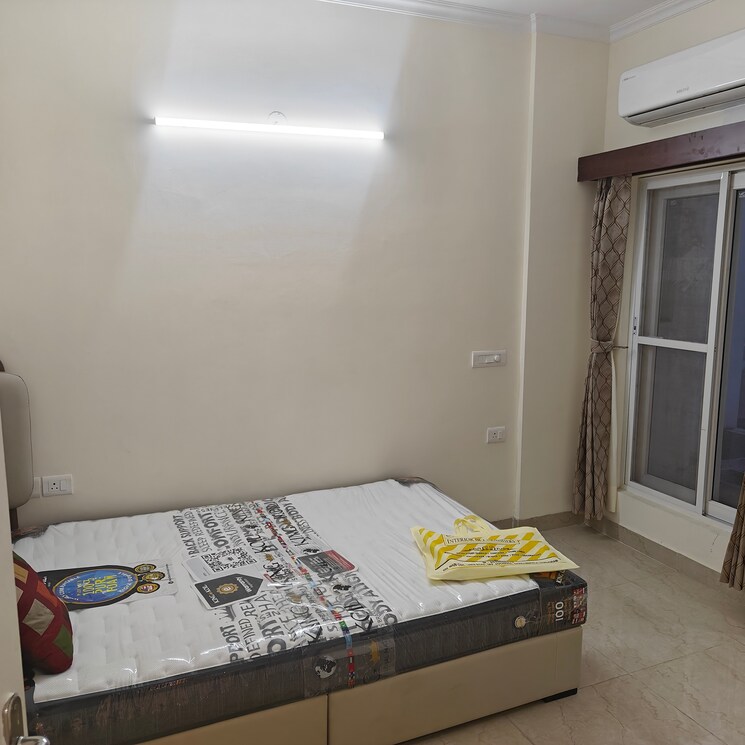 Bedroom, shree-vardhman-victoria 3.5 Bedroom 1950 Sq.Ft. Apartment In Sector 70 Gurgaon 8094949