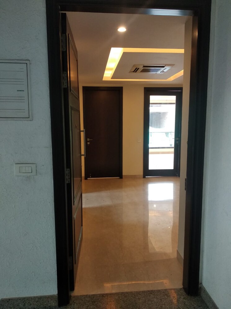 Room, panchsheel park 4 Bedroom 500 Sq.Yd. Builder Floor In Panchsheel Park Delhi 8094711