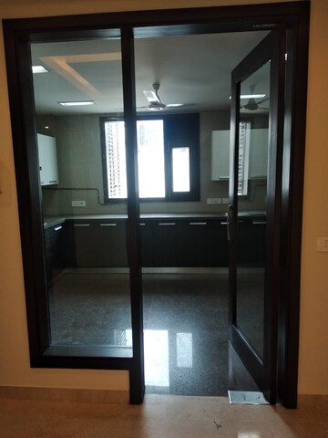 Room in 4 BHK Builder Floor at Panchsheel Park – for Rent
