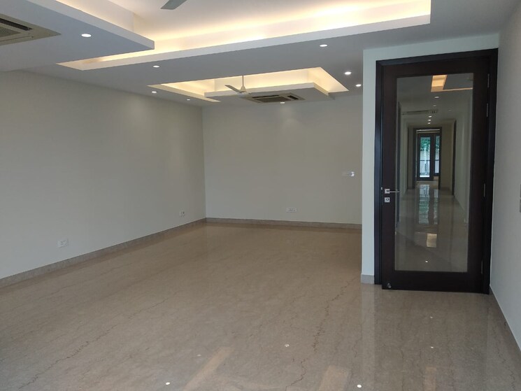 Room, panchsheel park 4 Bedroom 500 Sq.Yd. Builder Floor In Panchsheel Park Delhi 8094711