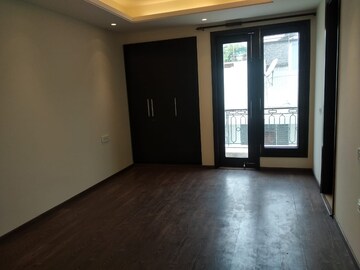 Room in 4 BHK Builder Floor at Panchsheel Park – for Rent
