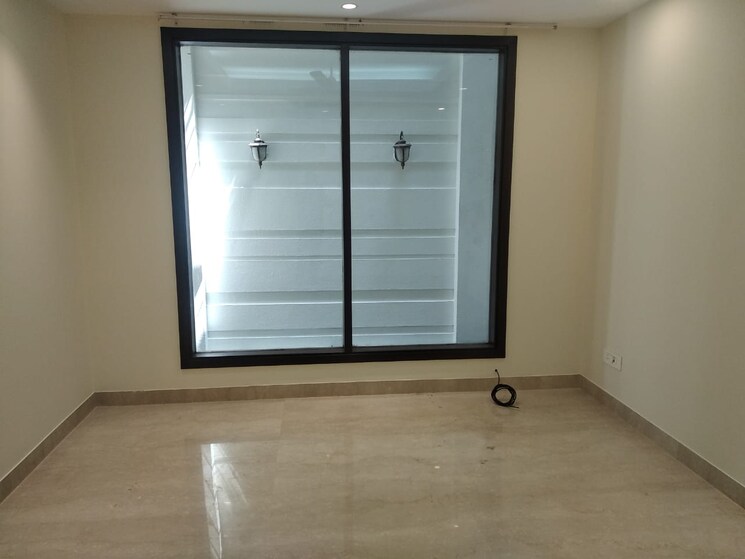 Room, panchsheel park 4 Bedroom 500 Sq.Yd. Builder Floor In Panchsheel Park Delhi 8094711