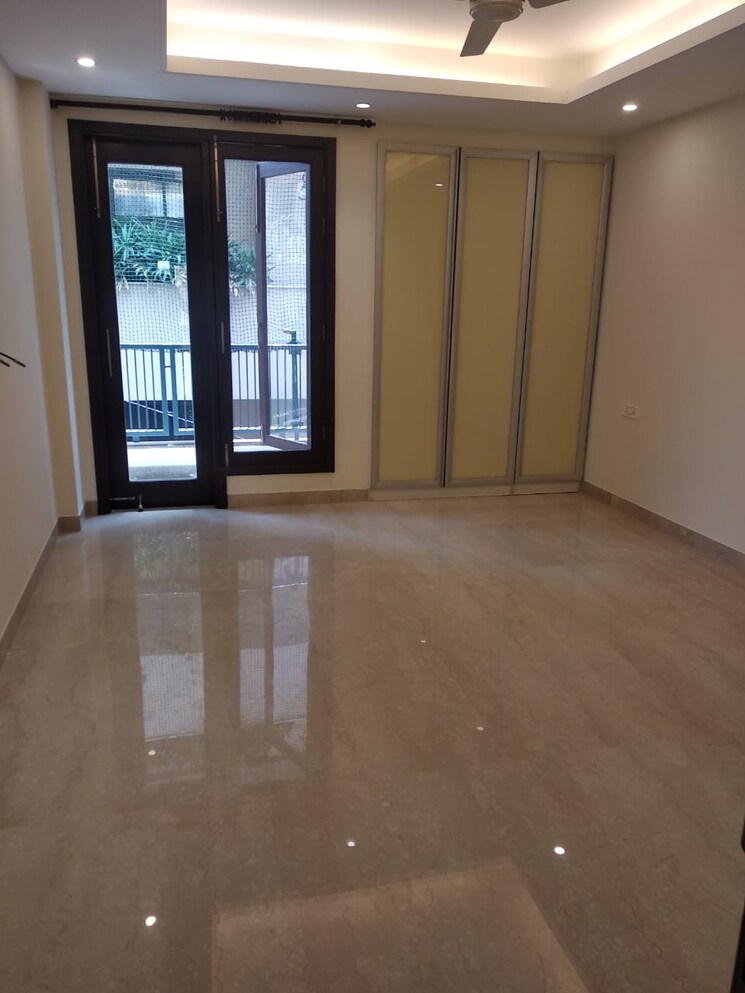 Room, panchsheel park 4 Bedroom 500 Sq.Yd. Builder Floor In Panchsheel Park Delhi 8094711