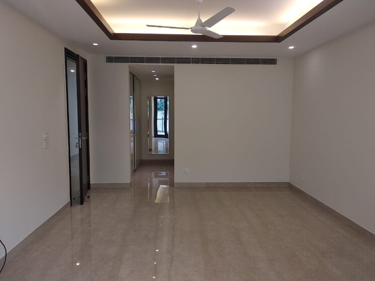 Room, panchsheel park 4 Bedroom 500 Sq.Yd. Builder Floor In Panchsheel Park Delhi 8094711