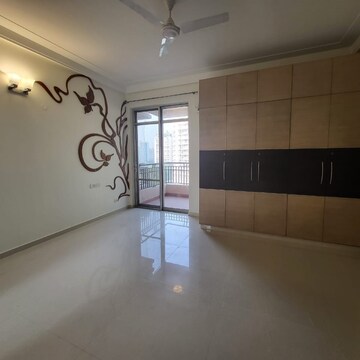 Room in 3 BHK Apartment at Central Park II-Bellevue, Tikri – for Rent
