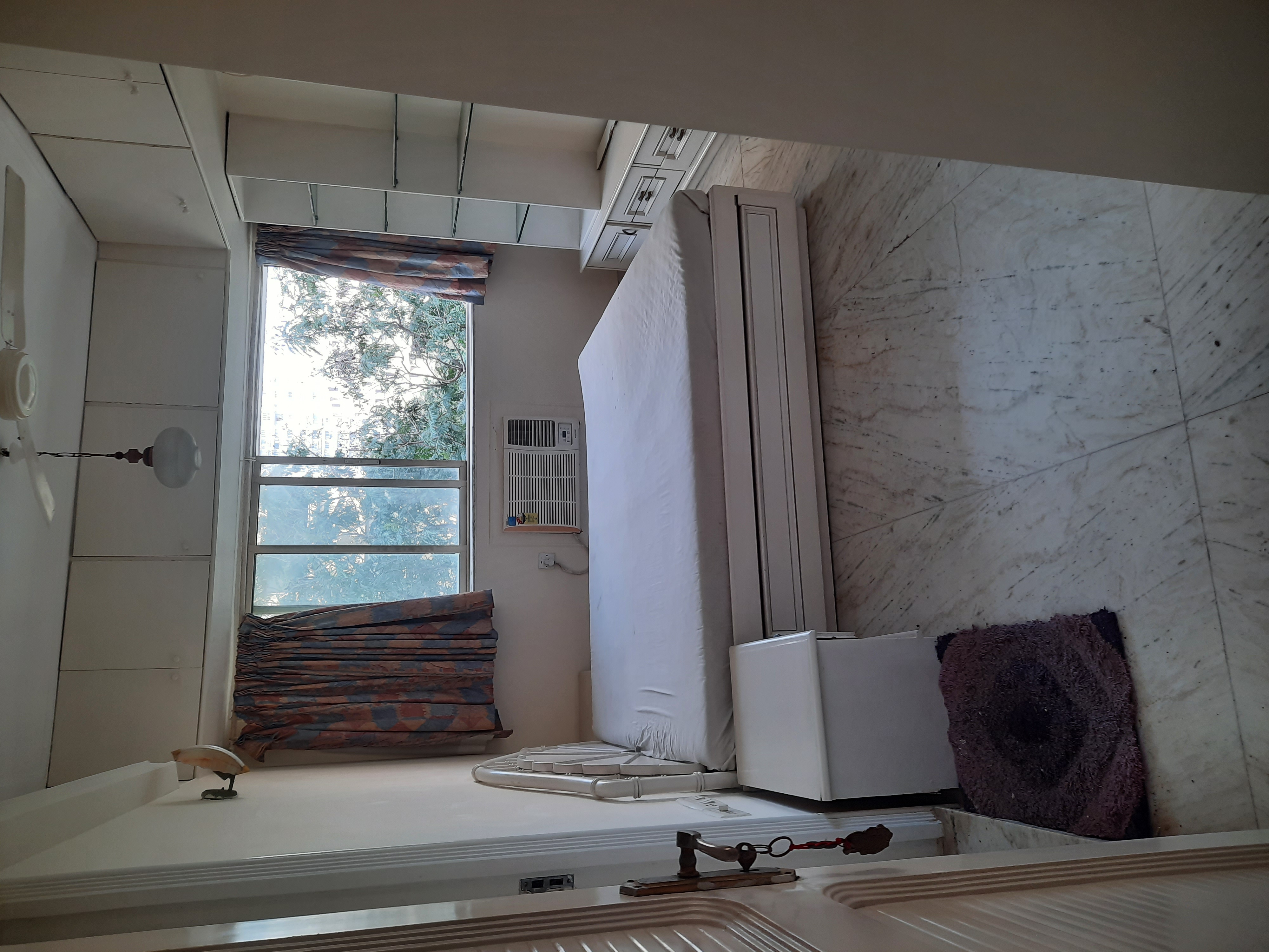 2 BHK + Servant Room Apartment For Sale in Cuffe Parade 