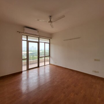 Room in 3 BHK Apartment at Central Park II-Bellevue, Tikri – for Rent