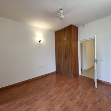 Room in 3 BHK Apartment at Central Park II-Bellevue, Tikri – for Rent