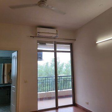 Room in 3 BHK Apartment at Central Park II-Bellevue, Tikri – for Rent