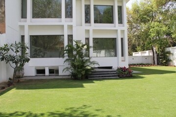 6 BHK Independent House – Garden View at New Friends Colony - for Sale